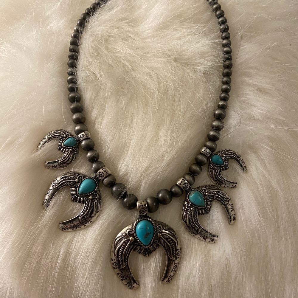Turquoise & silver necklace